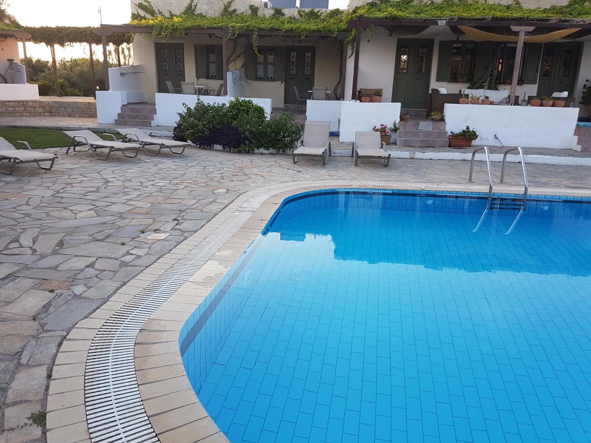 Aeolus Pool Apts Palekastro Exterior foto
